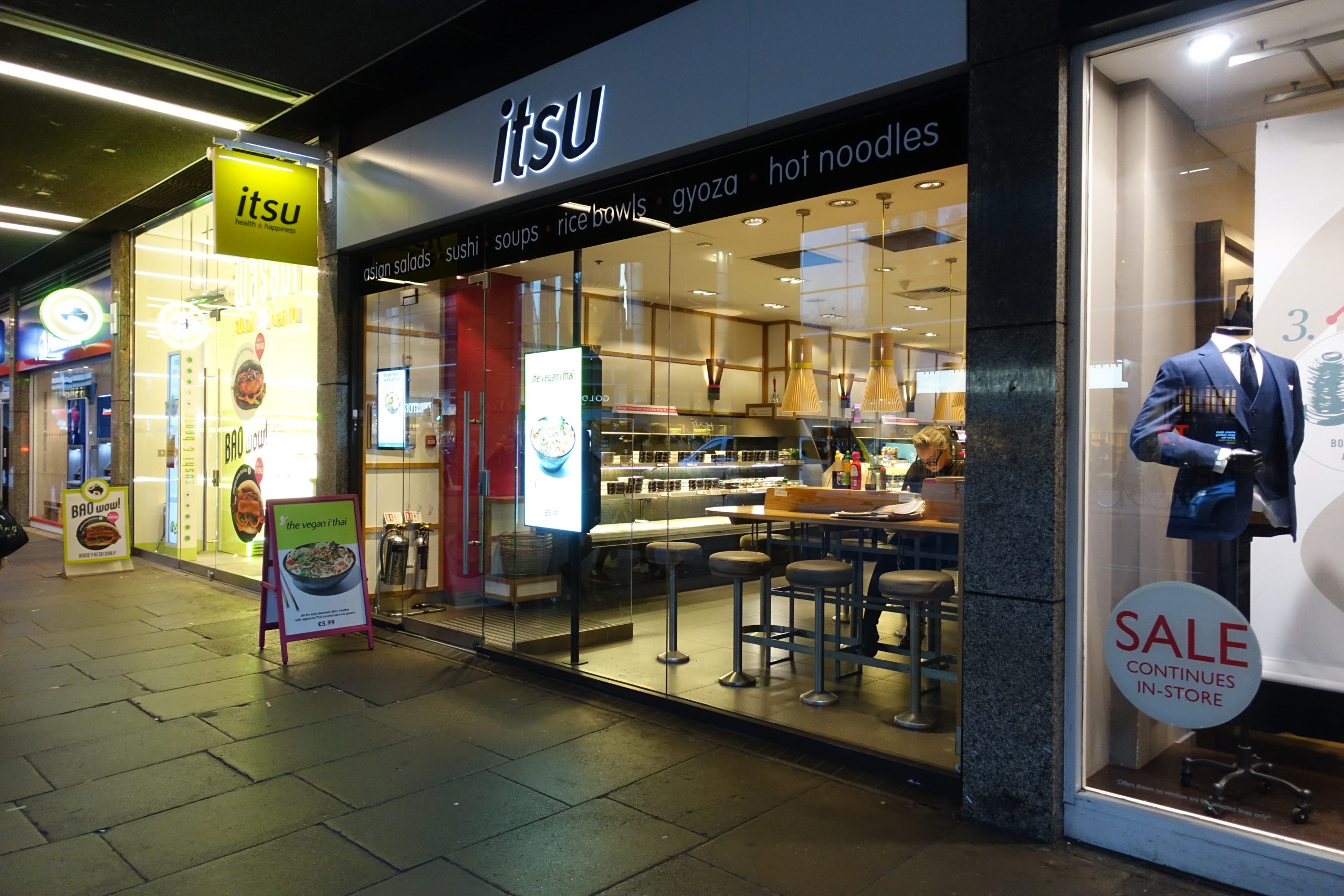 イギリス・ロンドンの和食チェーン店ITSUとは