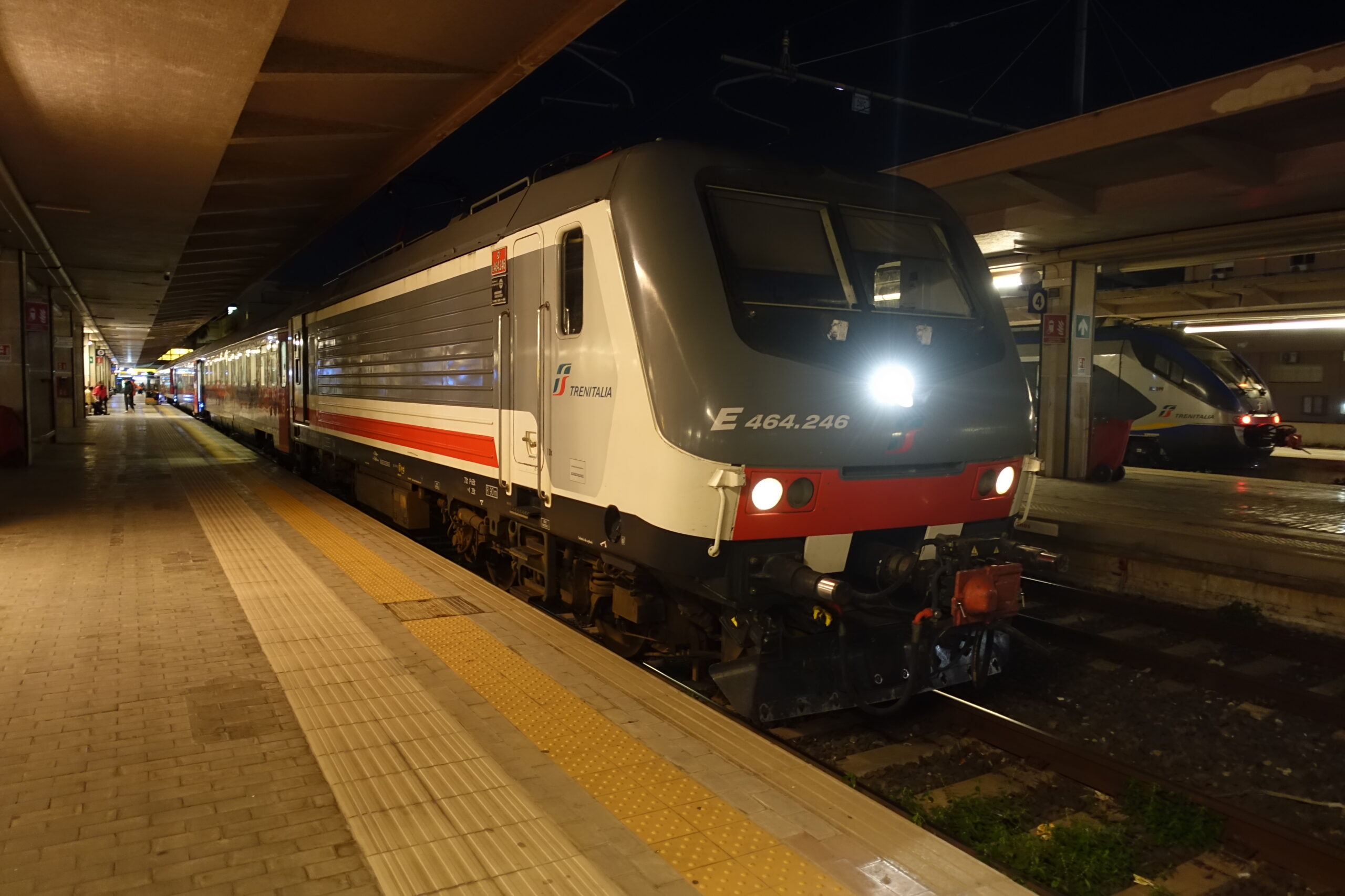 シチリアからローマ。メッシーナ海峡を渡る電車、夜行列車に乗ってみた