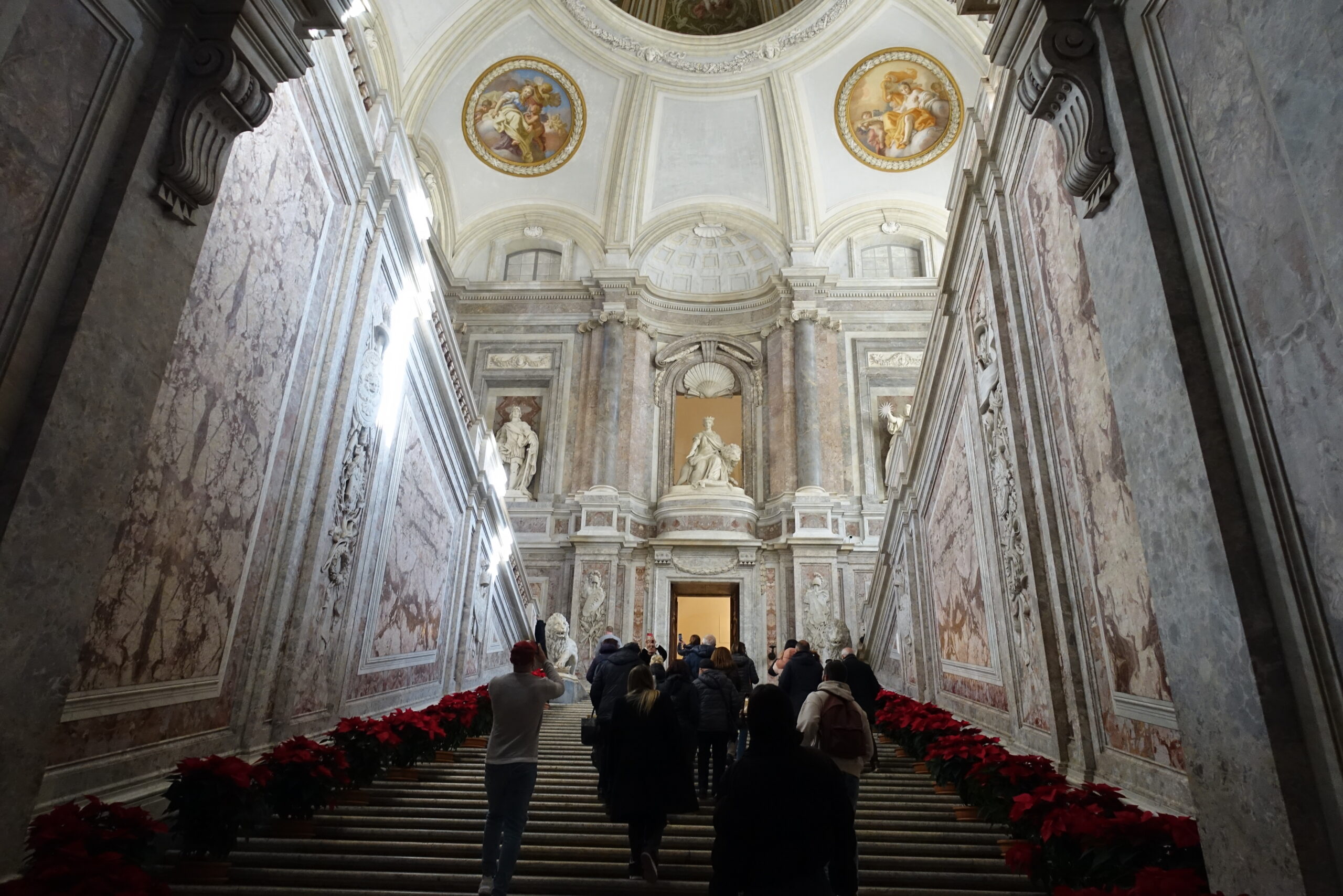 絶対に訪れたい、ナポリ近郊のおすすめ観光地、ガゼルタ宮殿の行き方