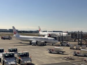JAL国内線の優先搭乗は出発時刻の何分前に始まるのか？