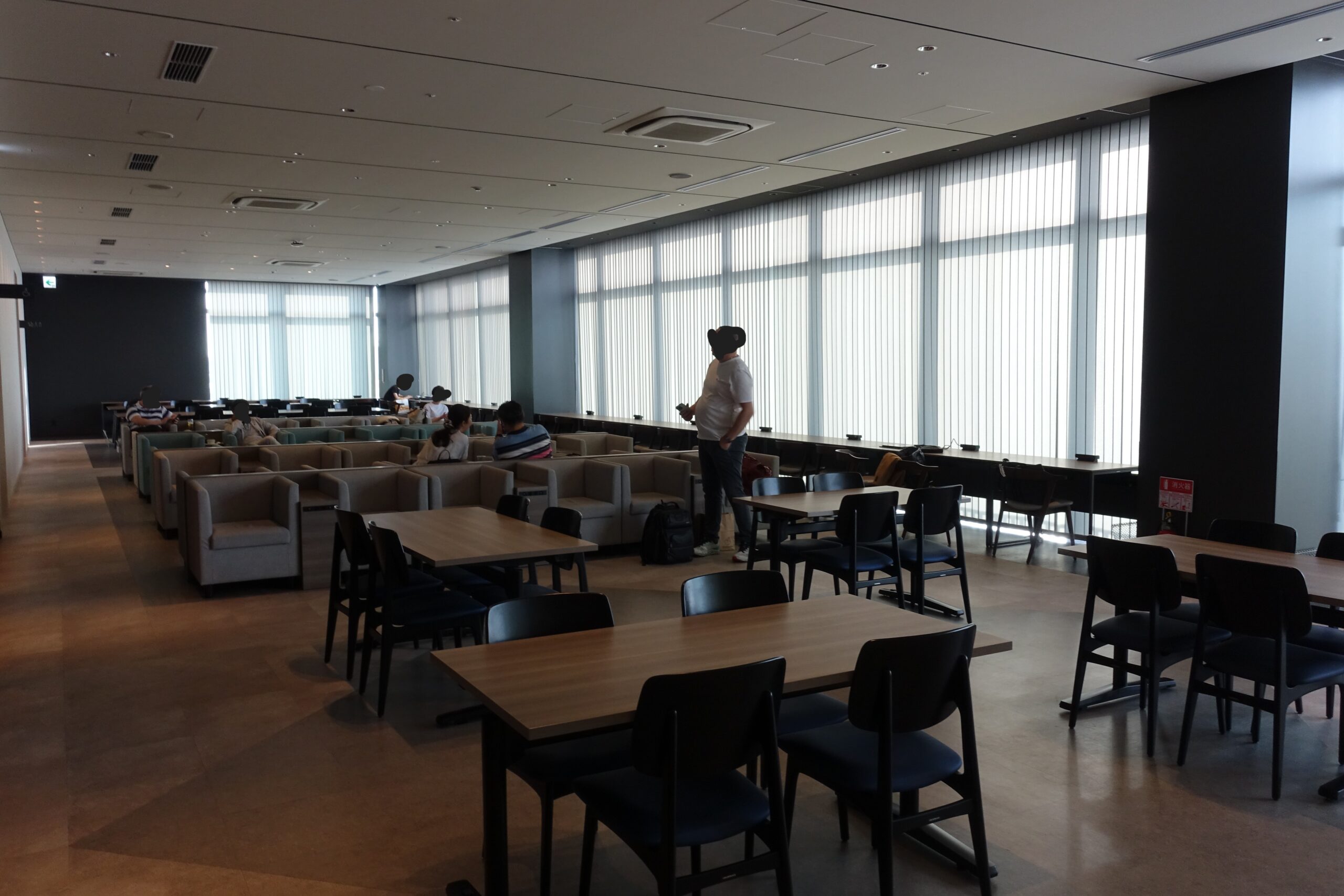 関西空港　国内線ラウンジ　LOUNGE KANSAI（共用ラウンジ）