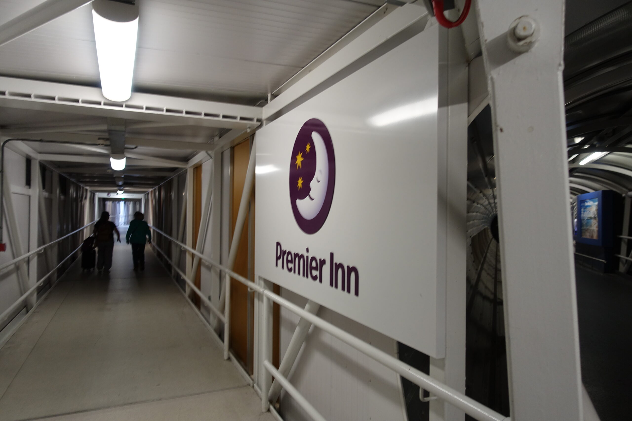 ヒースロー空港おすすめホテル プレミアイン Premier Inn