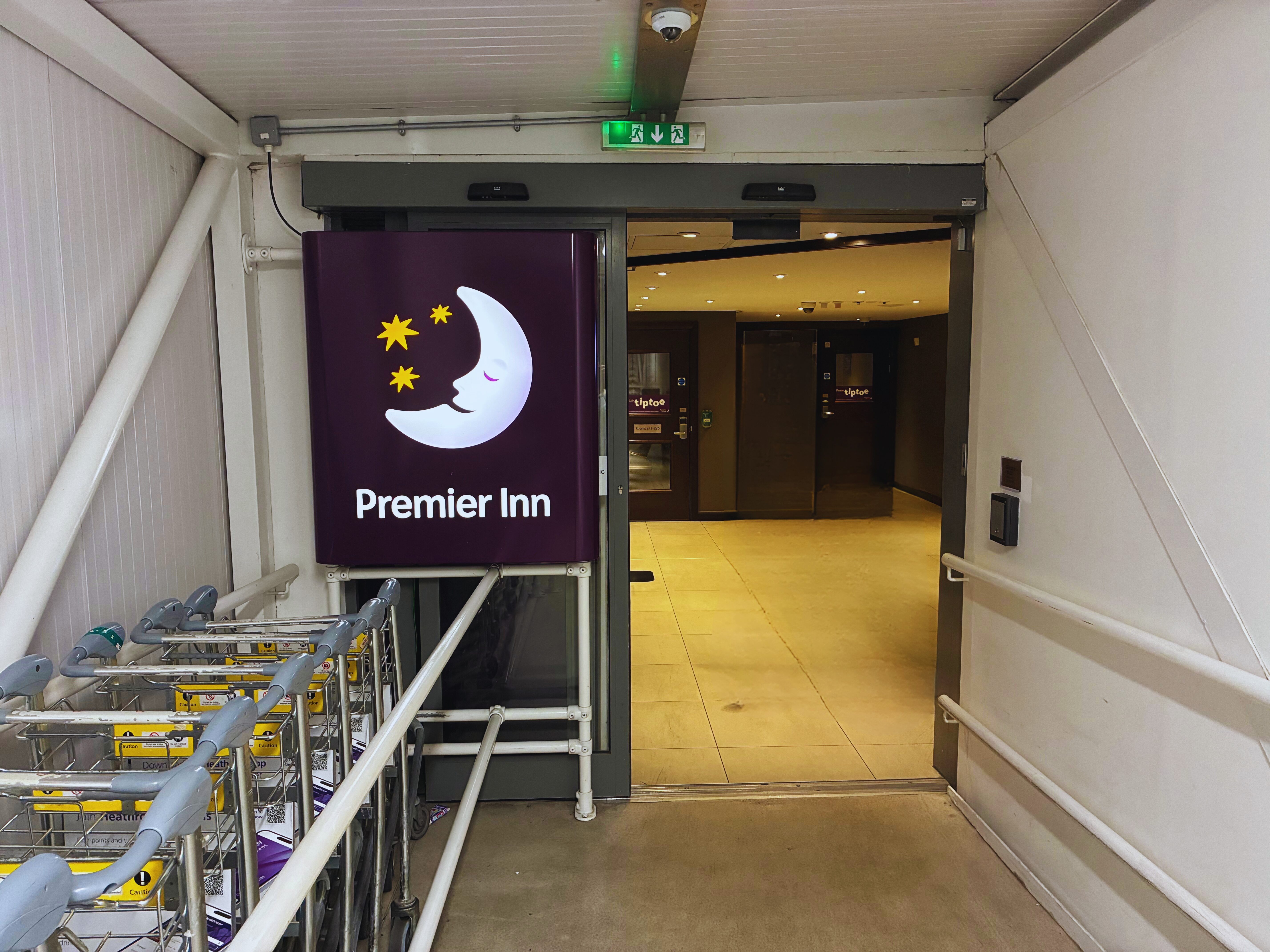 ヒースロー空港おすすめホテル プレミアイン Premier Inn