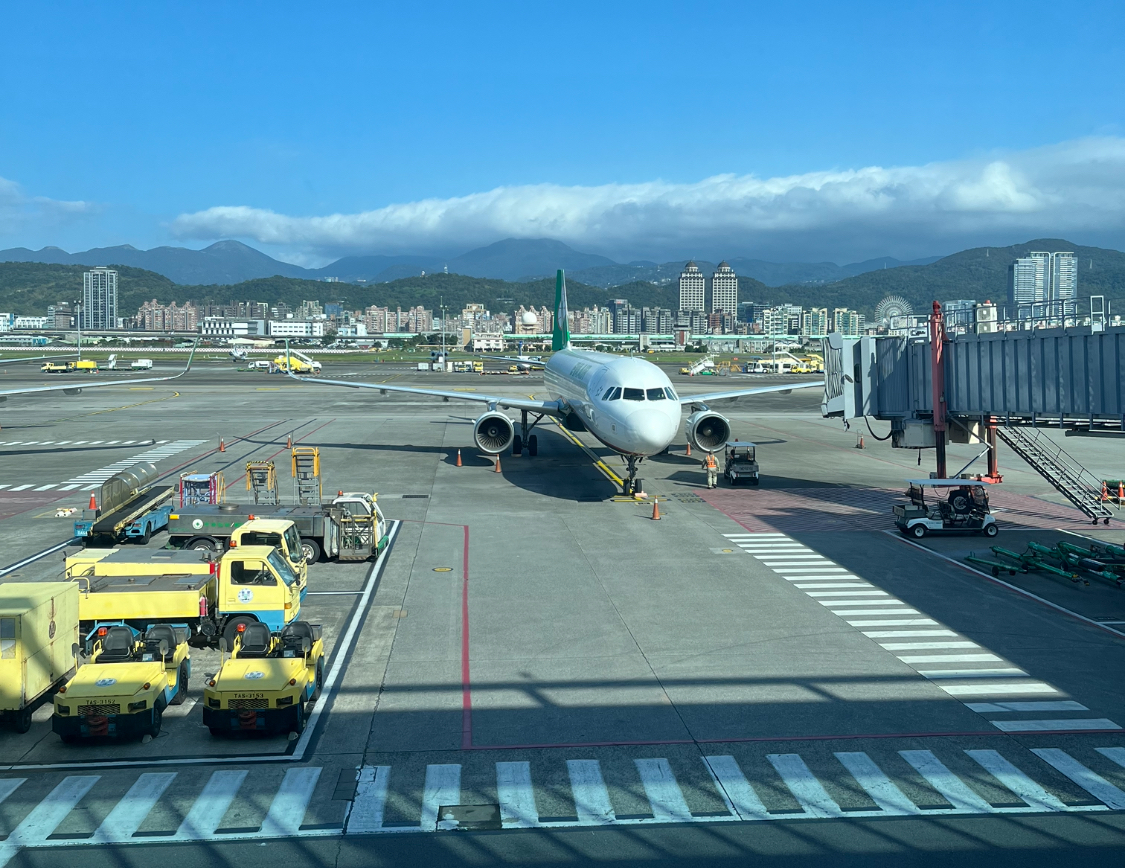 UNI AIR（立栄航空）国内線 台北松山から金門島のフライト