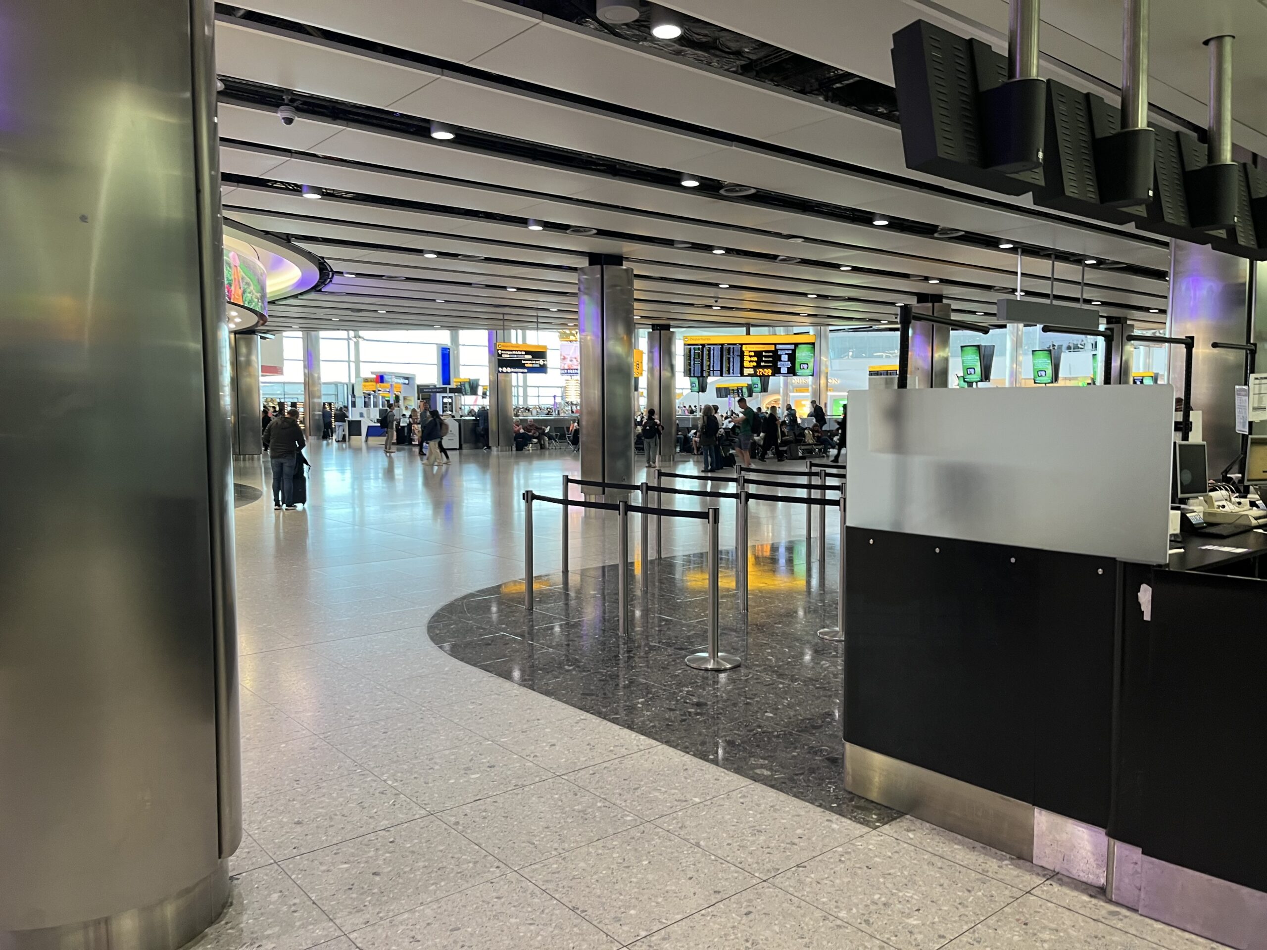 ロンドン・ヒースロー空港　ターミナル5からターミナル２への乗継方法