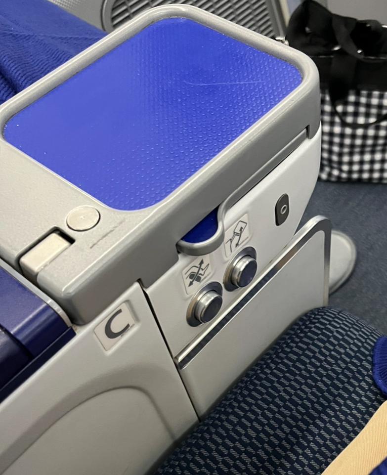NA 国際線　プレミアムエコノミー　エコノミークラスとの違い