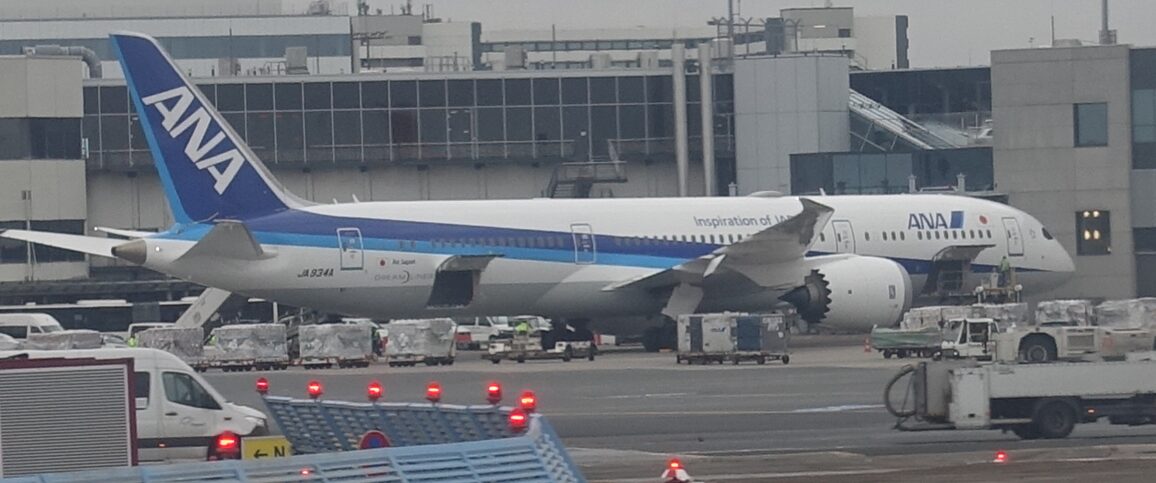 ANA 国際線　プレミアムエコノミー　エコノミークラスとの違い