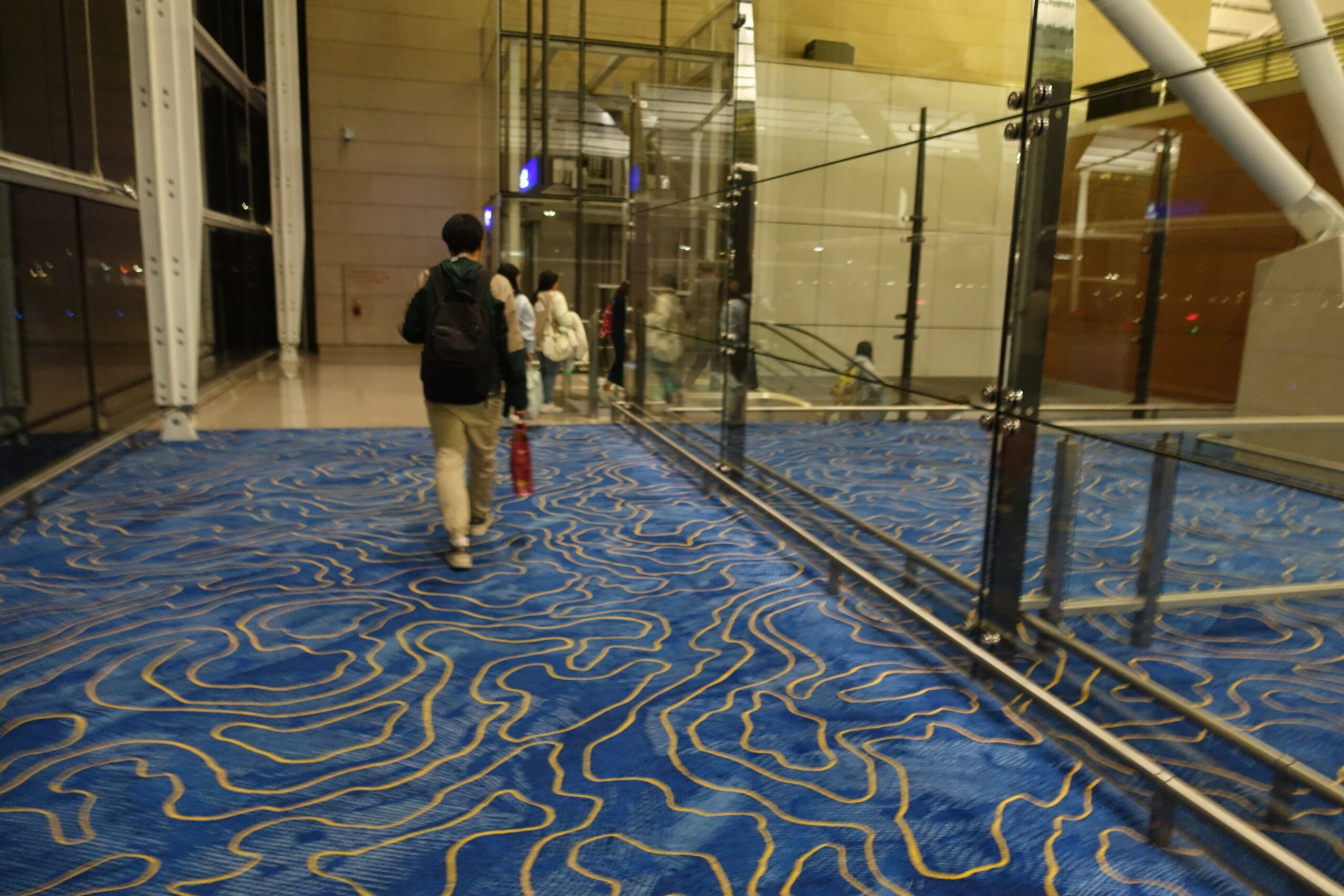 香港国際空港　乗り継ぎ方法とその注意点