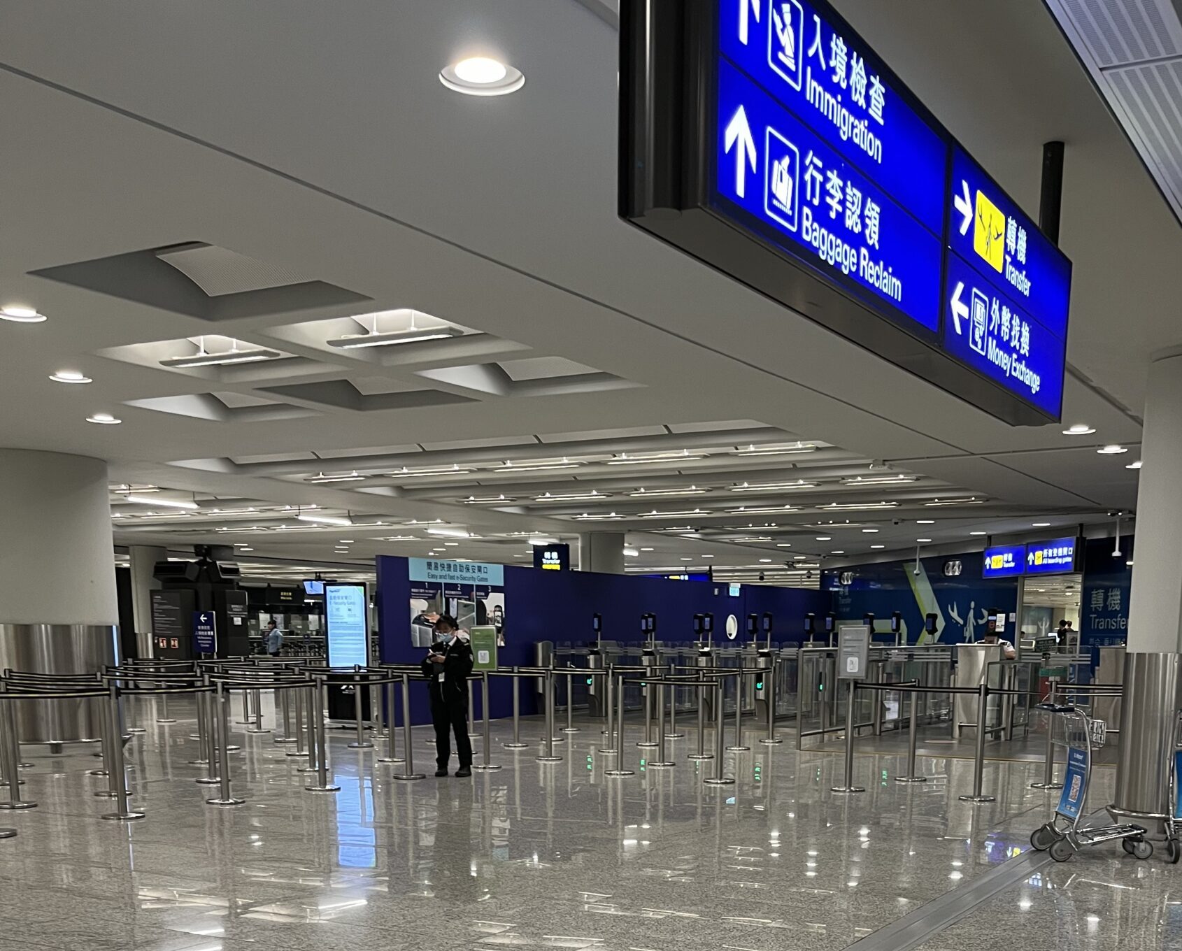 香港国際空港　乗り継ぎ方法とその注意点