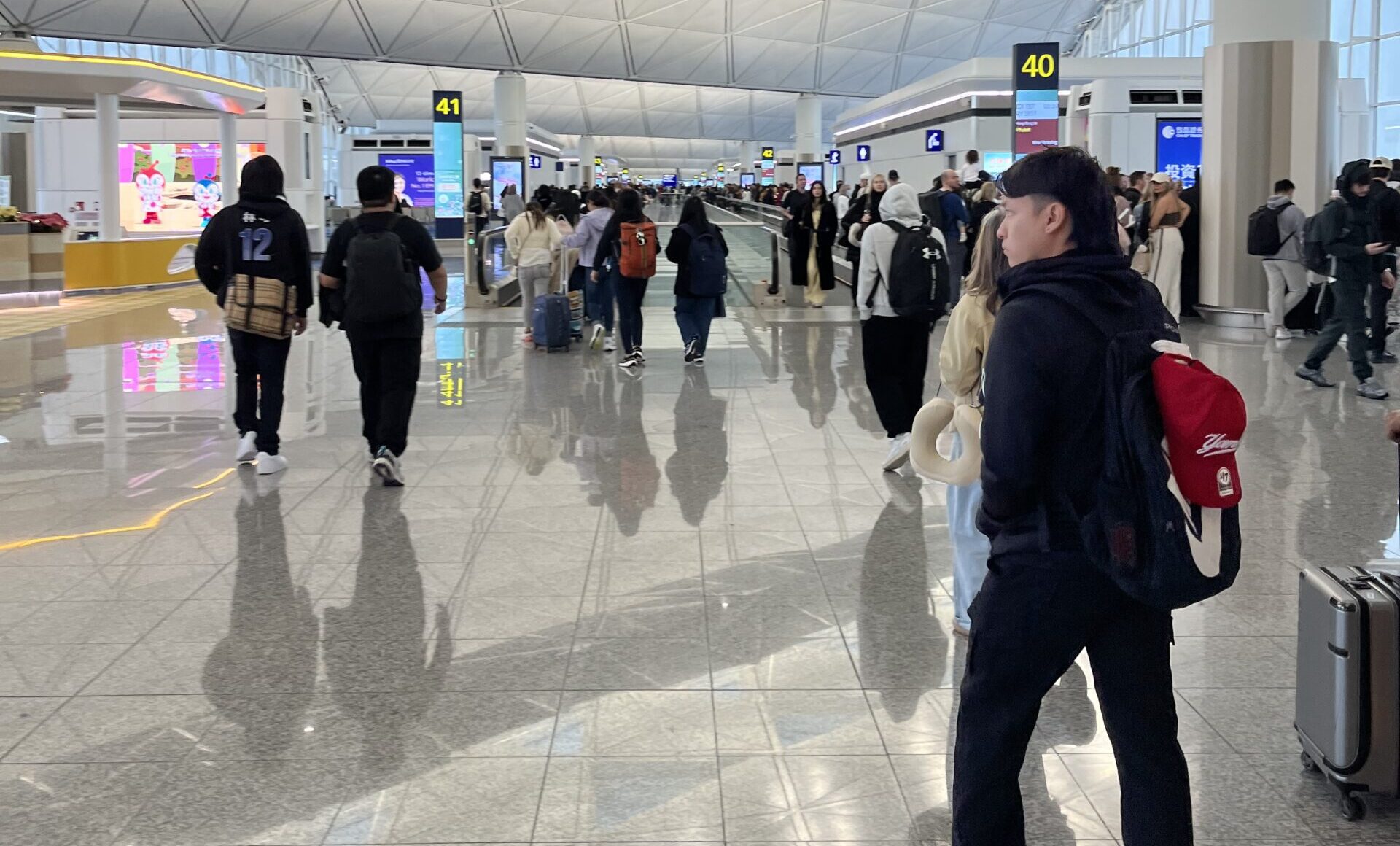 香港国際空港　乗り継ぎ方法とその注意点