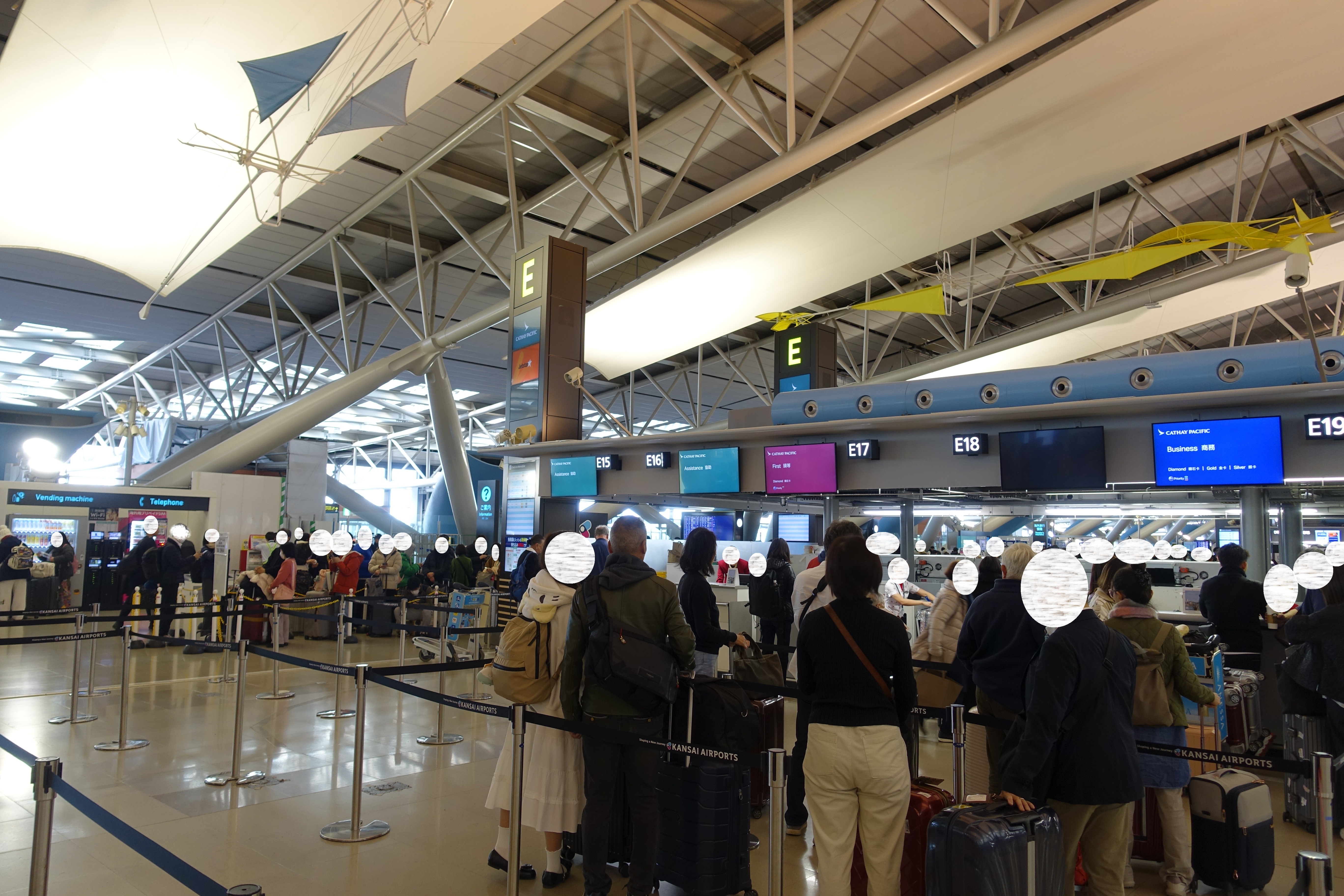 キャセイパシフィック航空、関西空港ー桃園国際空港便　エコノミー搭乗記