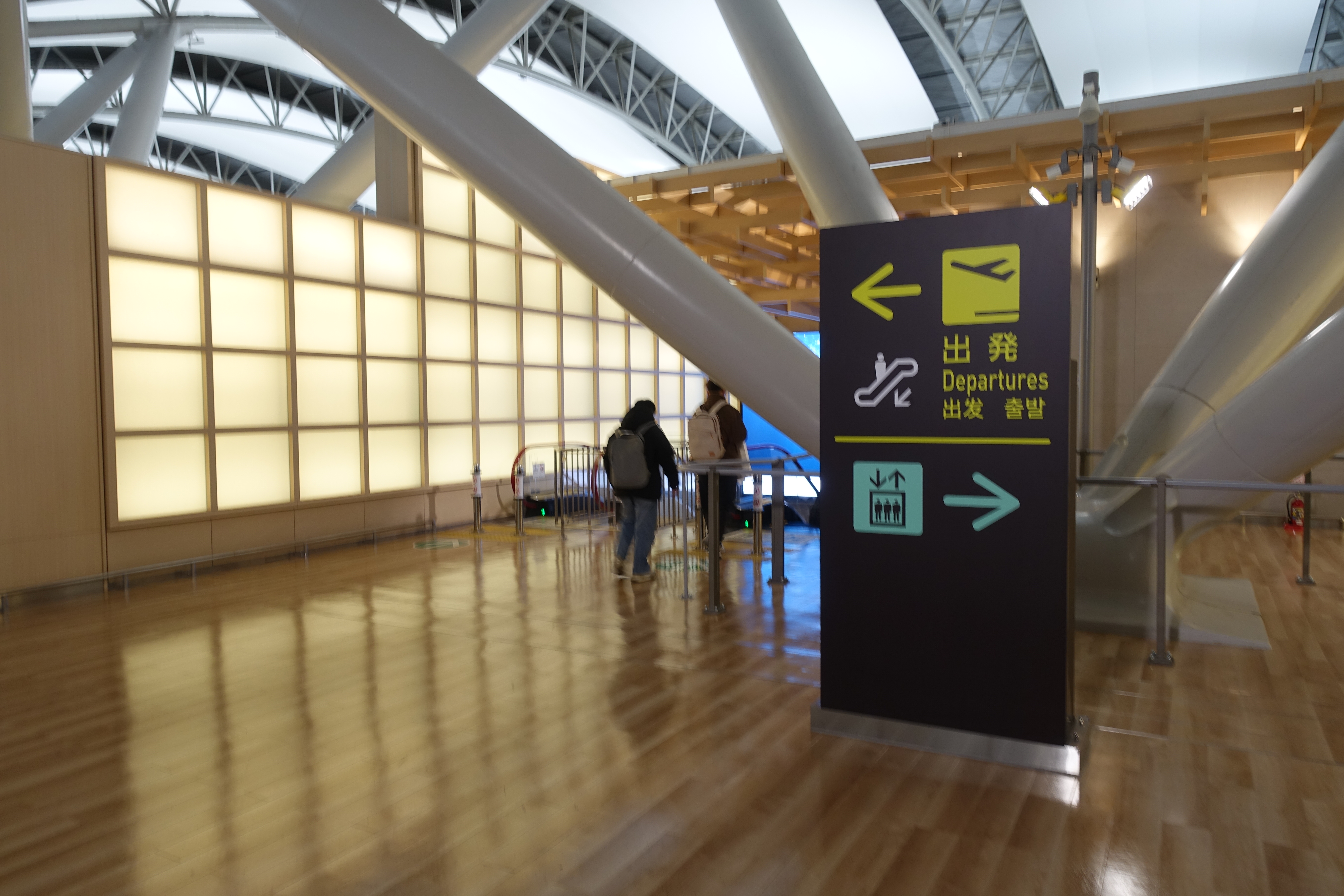 キャセイパシフィック航空、関西空港ー桃園国際空港便　エコノミー搭乗記