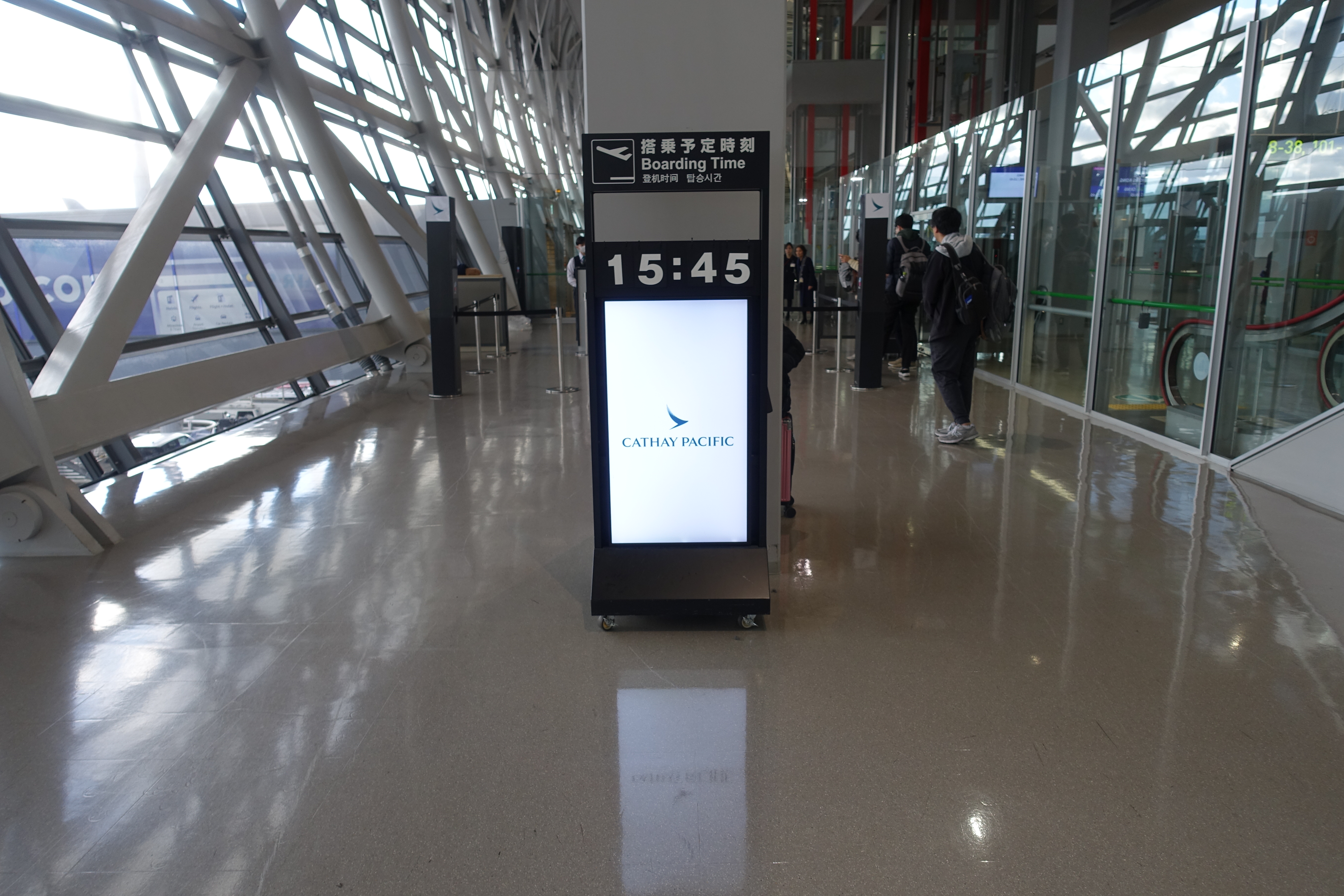 キャセイパシフィック航空、関西空港ー桃園国際空港便　エコノミー搭乗記