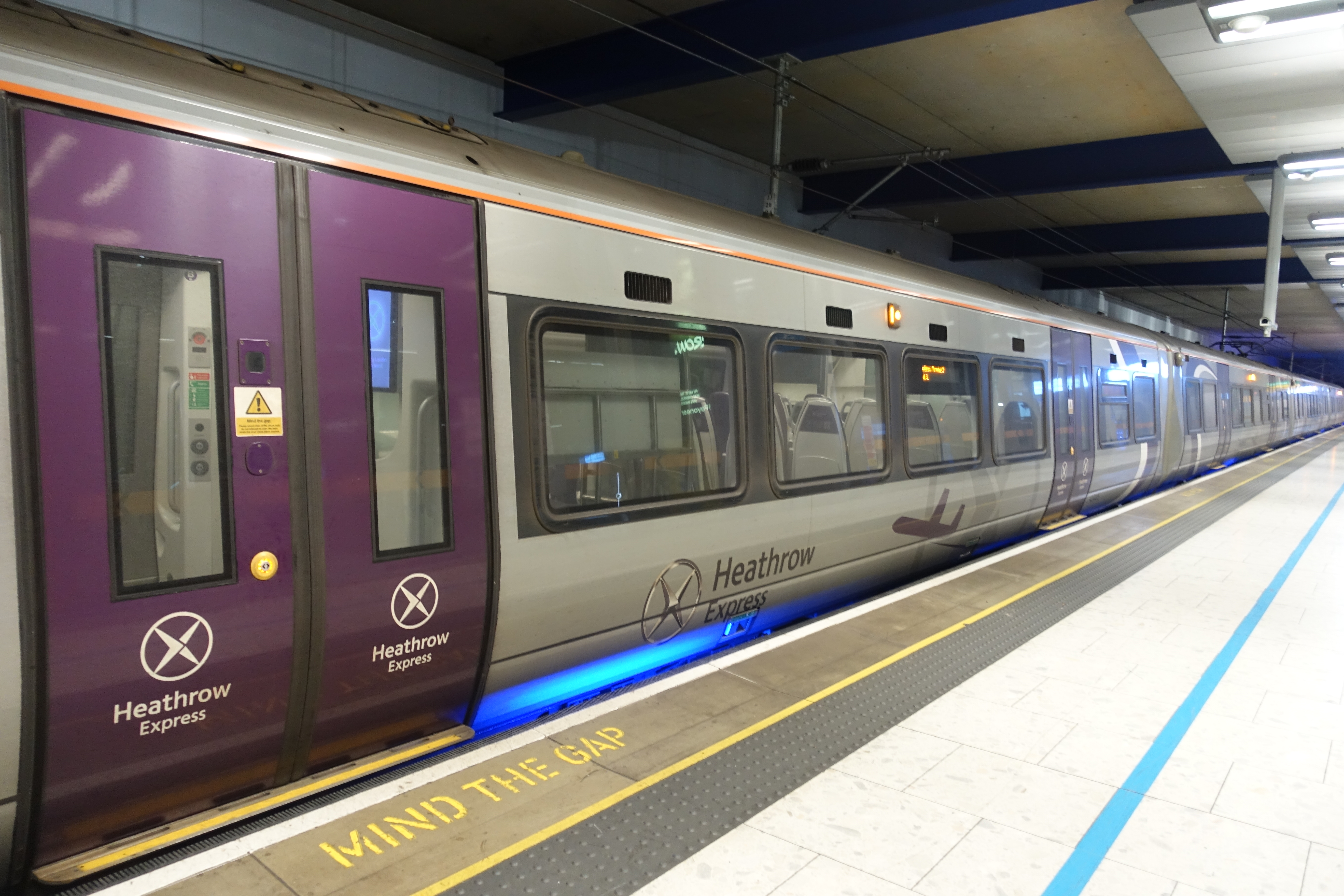 ロンドン・ヒースロー空港からロンドン市内、アクセス方法、詳細比較。
