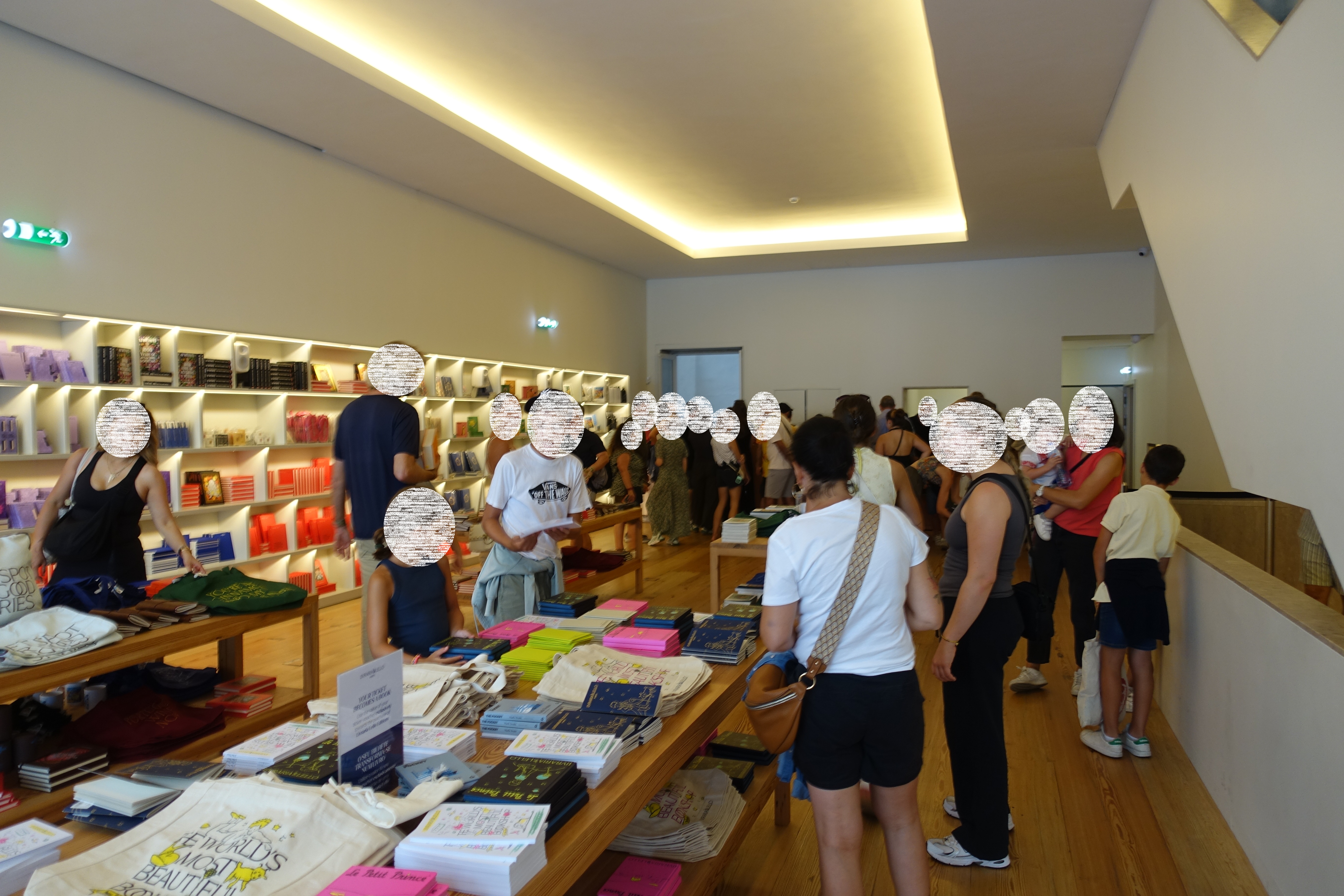 ポルトの美しい書店、レロ書店の予約チケットのシステムとその注意点